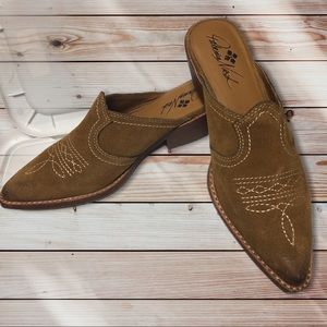 New Patricia Nash western style suede mules
